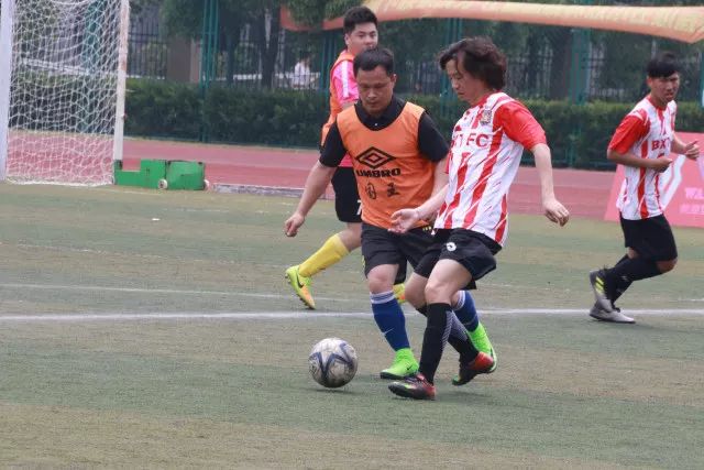 约基奇34+13威少两双詹姆斯18分 掘金大胜湖人