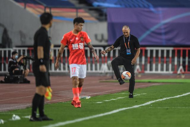 贾诚25+9山东大胜广东 吴前23分浙江胜广州